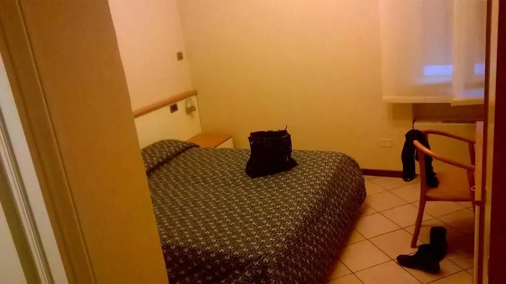 Hotel Sullivan 0*, Ponte San Marco
